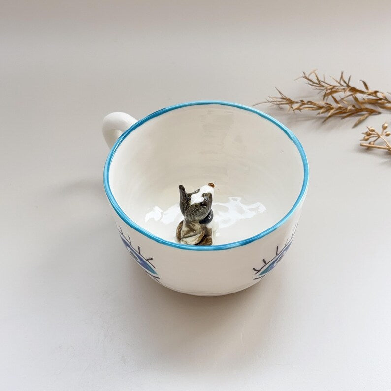 Buddy-hidden animal coffee cup