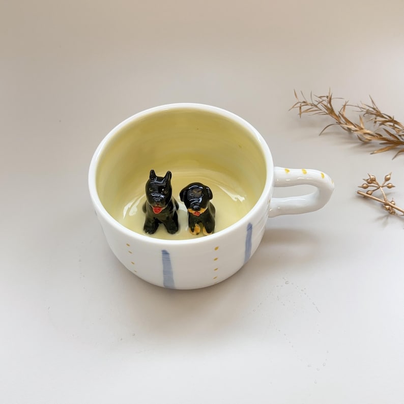 Clocy-hidden animal coffee cup