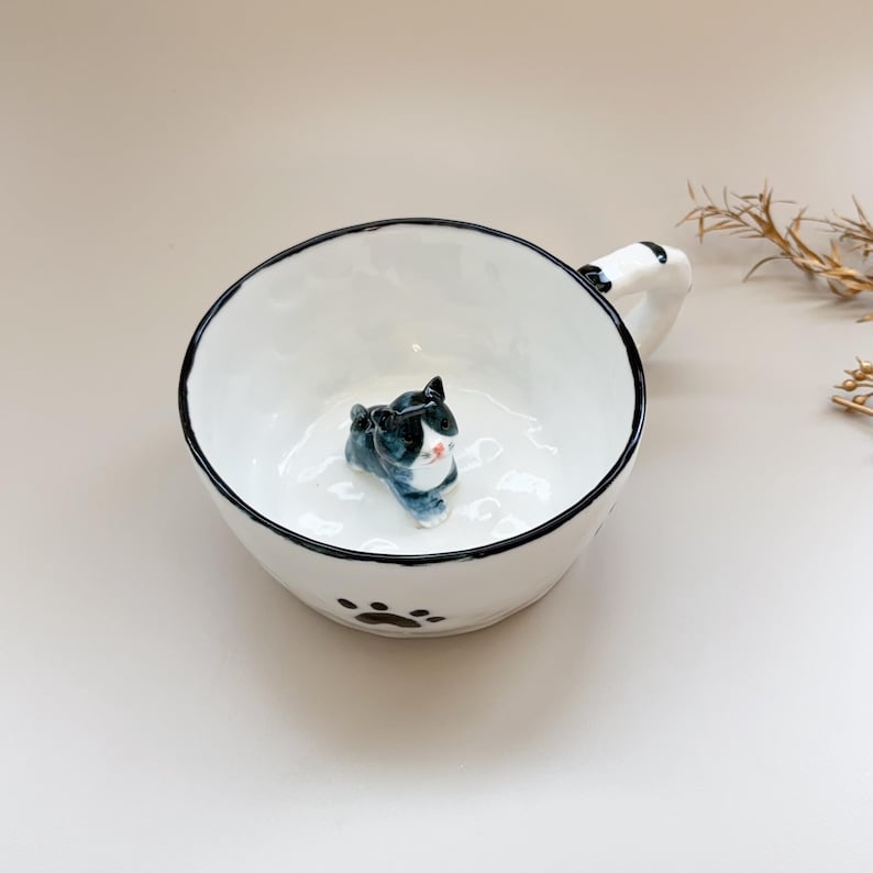 Footprints-hidden animal coffee mug