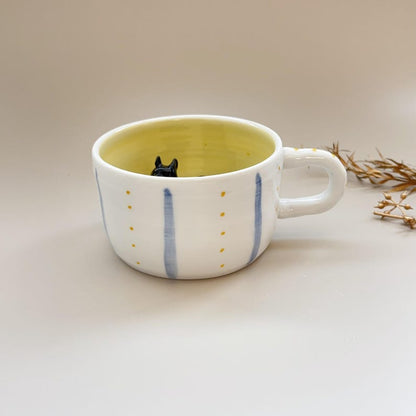 Clocy-hidden animal coffee cup